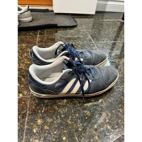 Adidas Size 10 Skate Shoes - Picture 1 of 7